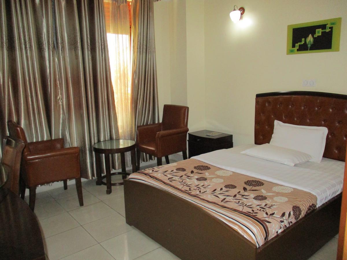 Amaris Hotel Kigali Exterior photo