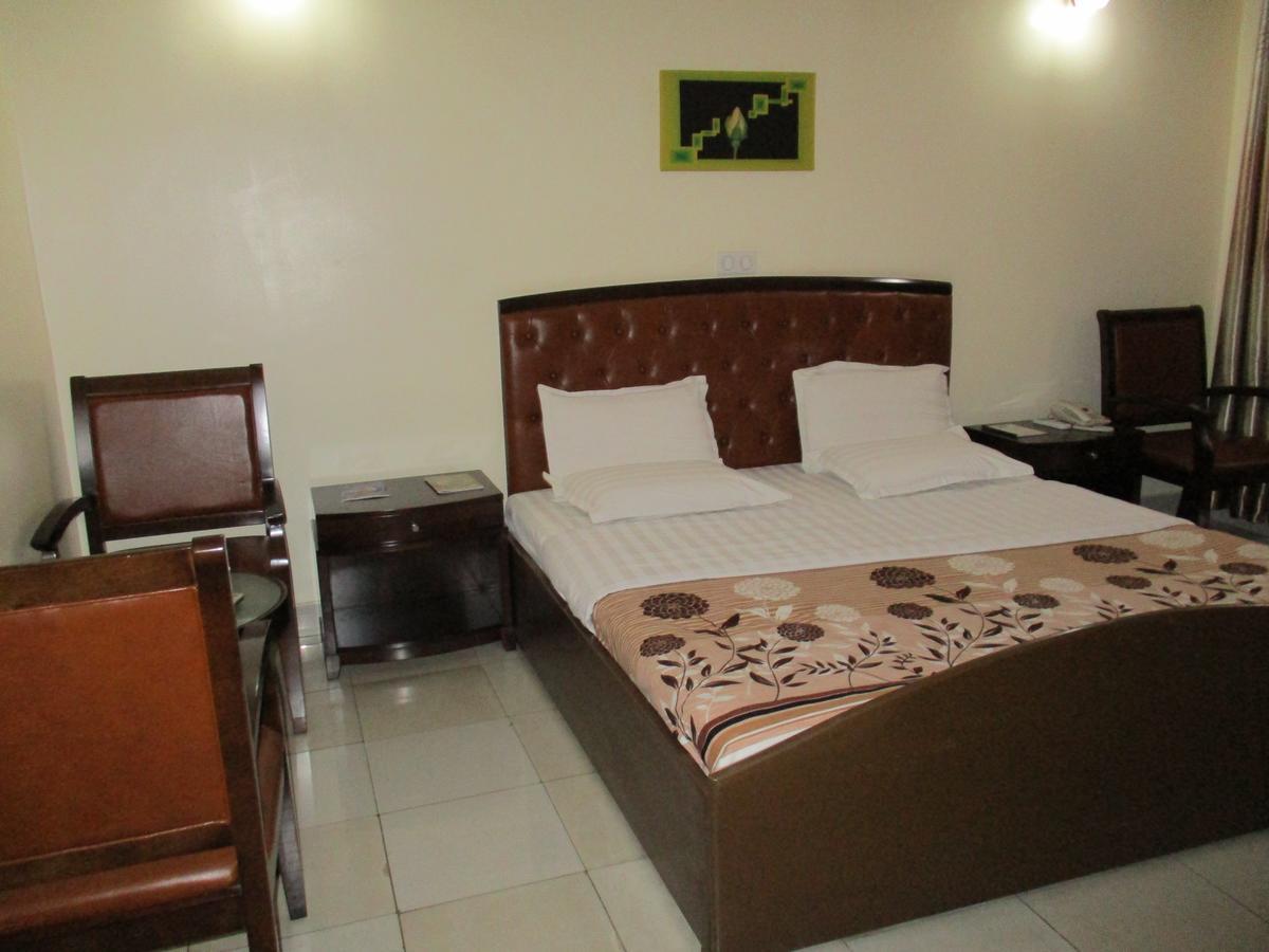 Amaris Hotel Kigali Exterior photo